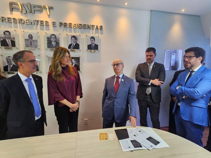 ANPT eterniza placa histórica concedida por um de seus fundadores durante cerimônia na sede da entidade