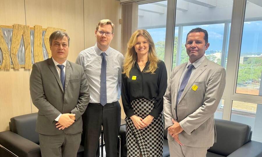 ANPT se reúne com conselheiro Carl Olav Smith no CNMP