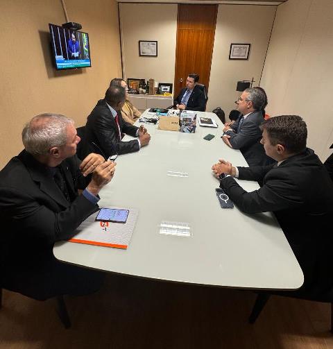 Reunião com o relator da PEC 18, deputado Gilson Marques 